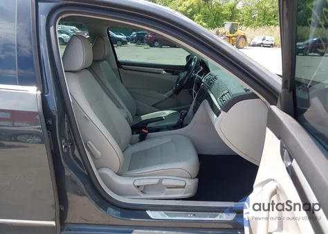 2017 Volkswagen Passat 1.8T R-Line from USA, damaged, VIN 1VWDT7A30HC070048